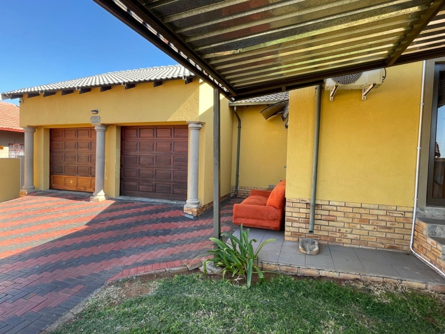 4 Bedroom Property for Sale in Tlhabane West North West